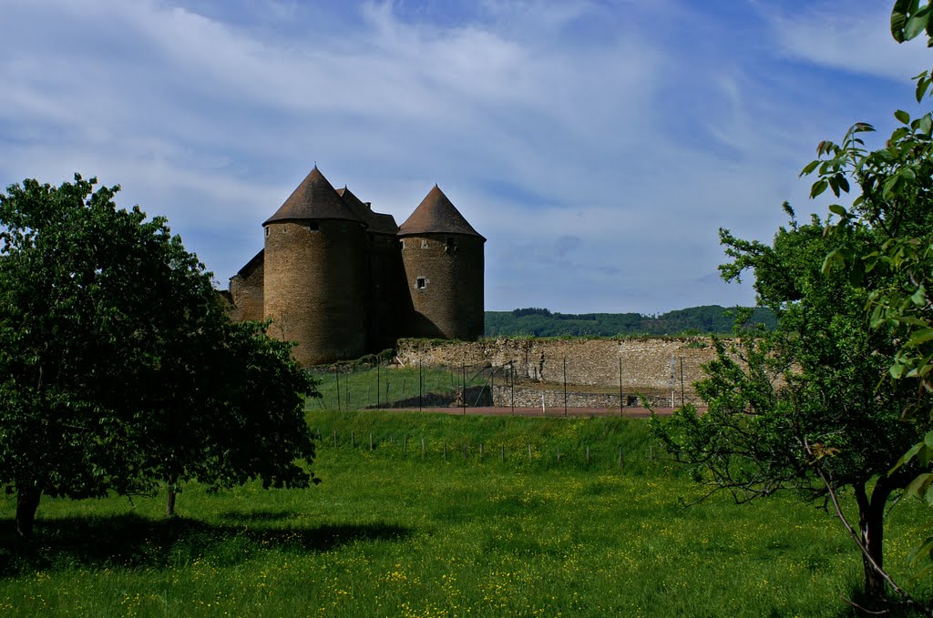 Berzé le Chateau by excoffons