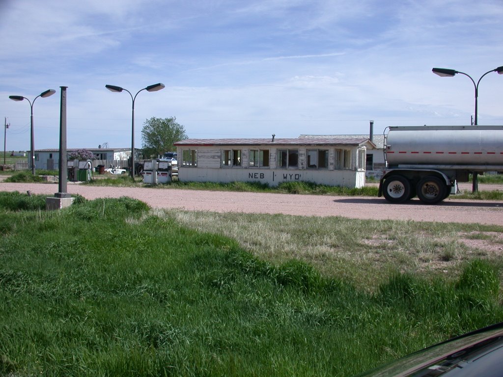 Wyoming-Nebraska Truck Stop by pheist