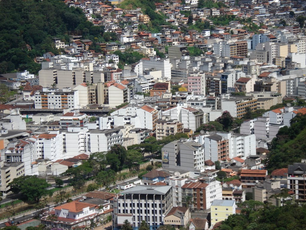 Vista do Teleférico para Cidade de Nova Friburgo by Vinicius Toledo