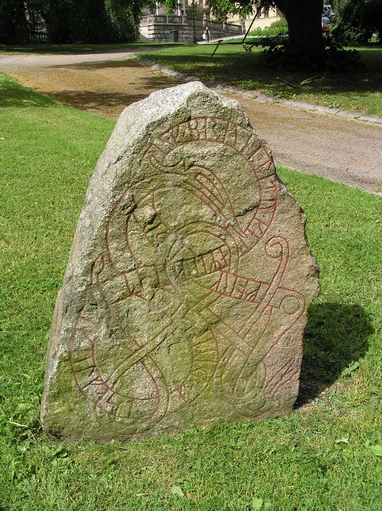 Runestone in Universitätsparken by Willem Nabuurs