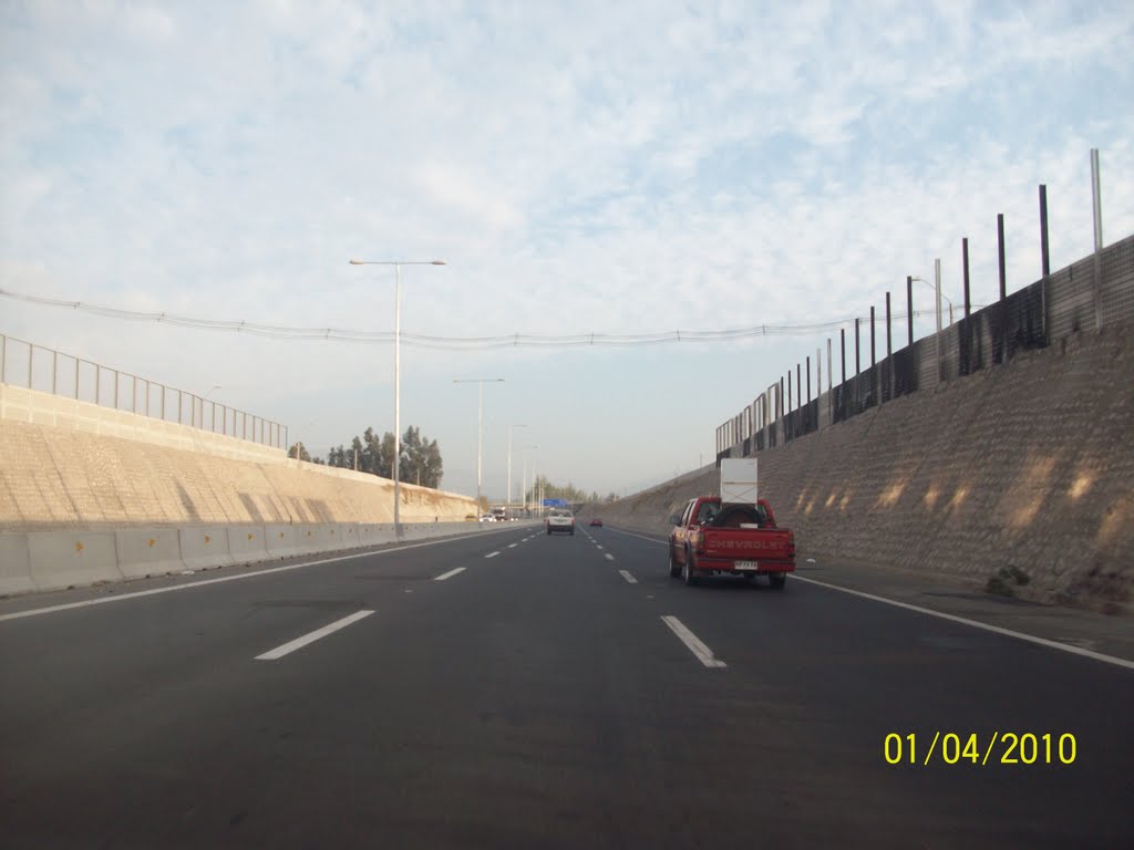 Autopista Acceso Sur a Santiago. La Pintana Santiago by Ignacio Paredes