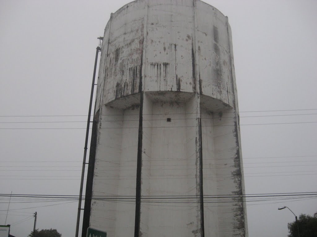 Copa de agua, horas después del terremoto. by 20PoWeR92