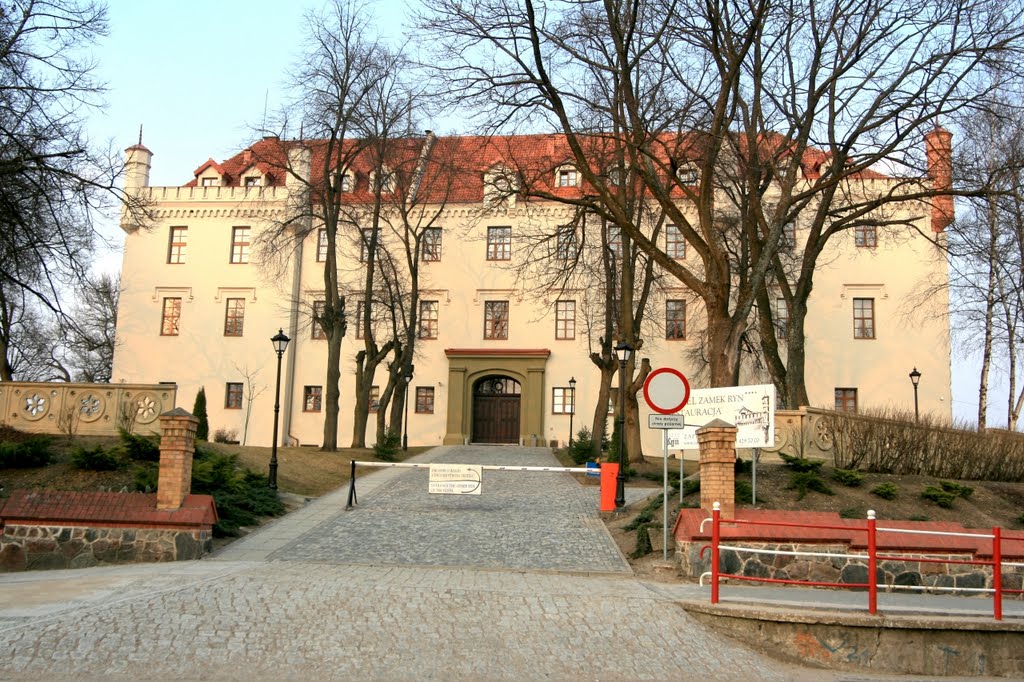 Ryn castle, beginning of construction started in 1377 by Egidijus