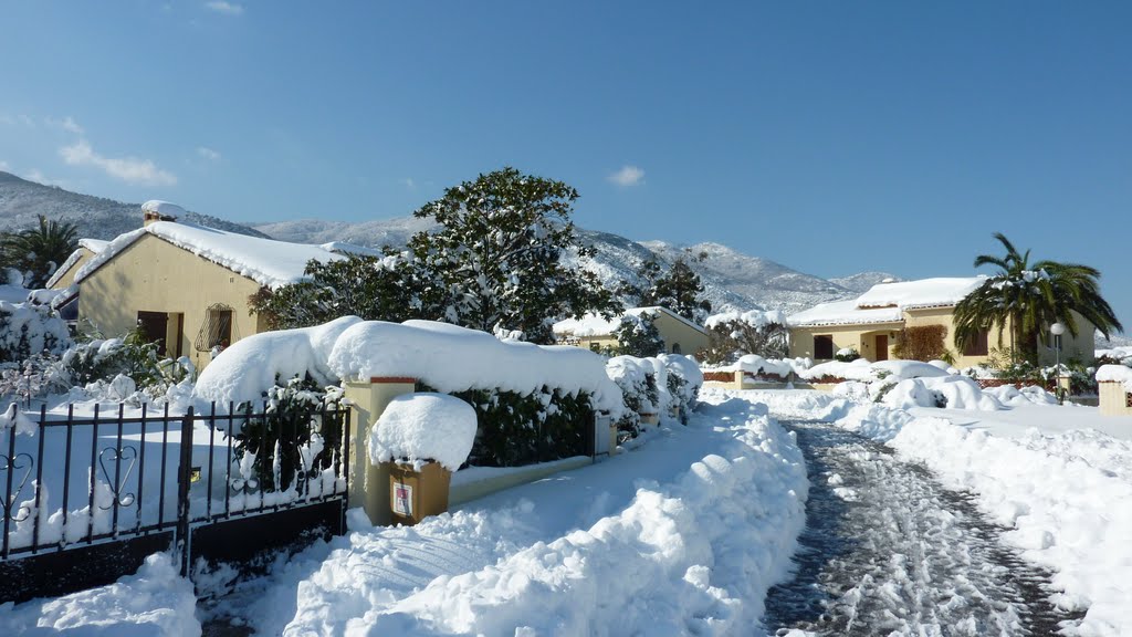 Villas sous la neige by gmbgreg