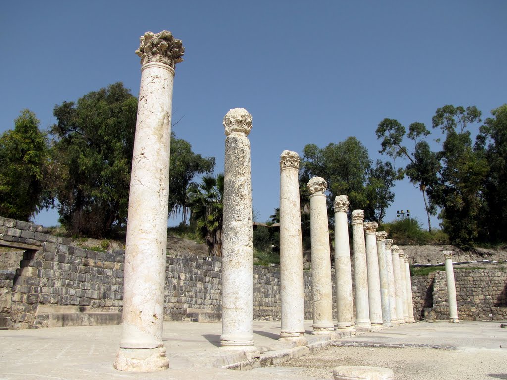 Beit Shean- Roman Ruins by Einat Faibish