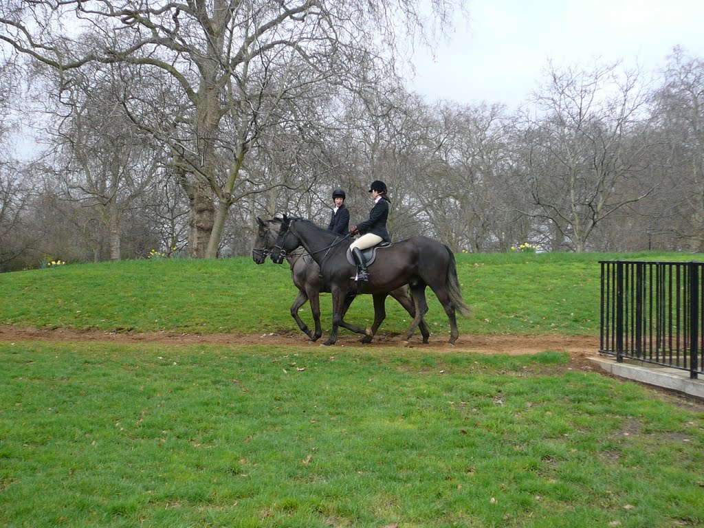 Hyde Park riders, London by Komia.