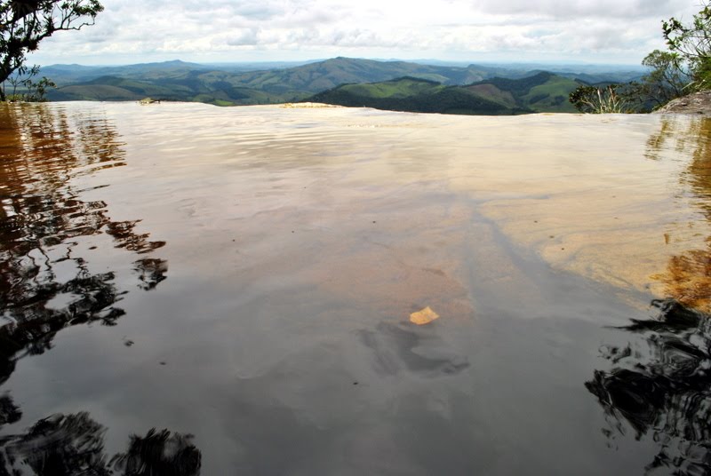 Janela do Céu vista da água by Leandro Durães