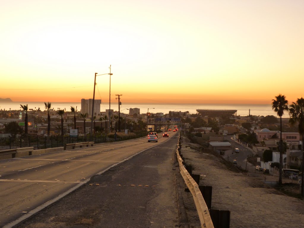 Entrando a Playas de Tijuana by juanmhuertas