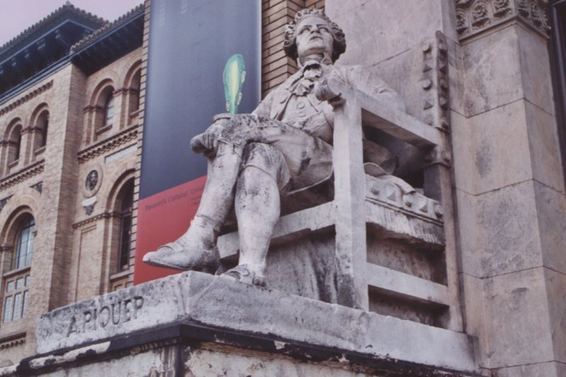 Paraninfo o Antigua Facultad de Medicina y Ciencias. Andrés Piquer (antes de la restauración) by RuSolera