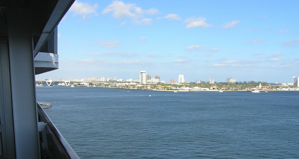 Port Everglades seen from the m/s Volendam by Phil Comeau