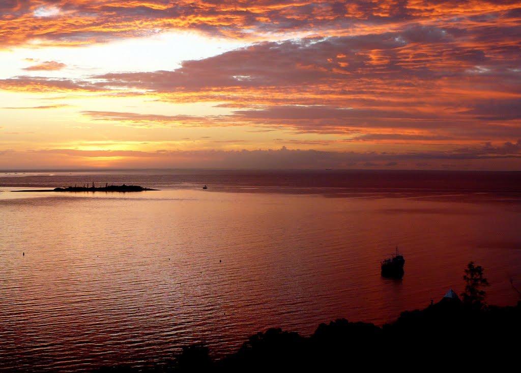 Coucher de soleil à l'Anse Vata by Frédéric Prentout