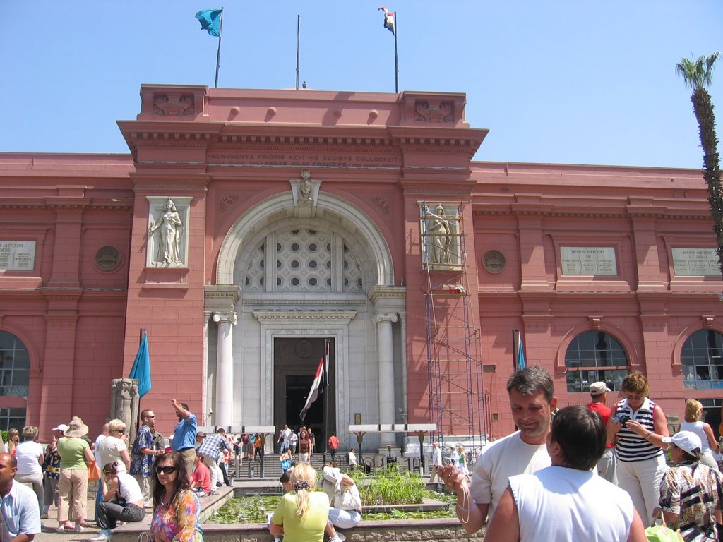 Musée archéologique du Caire by Julie Jégouic