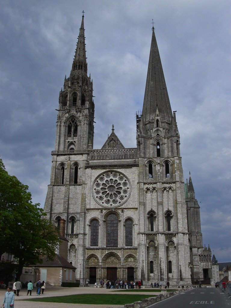 Chartres, Cathédrale Notre Dame by Armand Llauradó