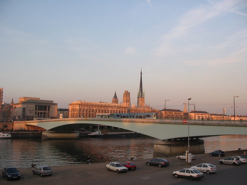 Rouen - depuis rive gauche by vinc107