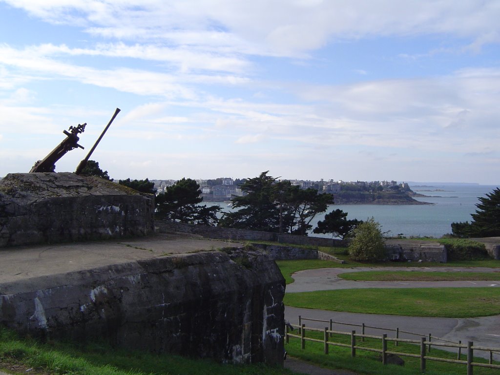 Saint Malo- Cité d'Aleth by Bertrand Guizard