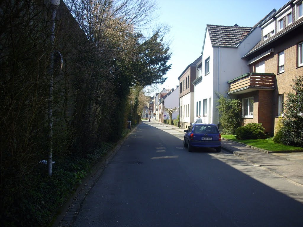 H©) April 2010 / Haltern am See - Am Südwall Kleine, Straße zum Friedhof by Hannes Th.