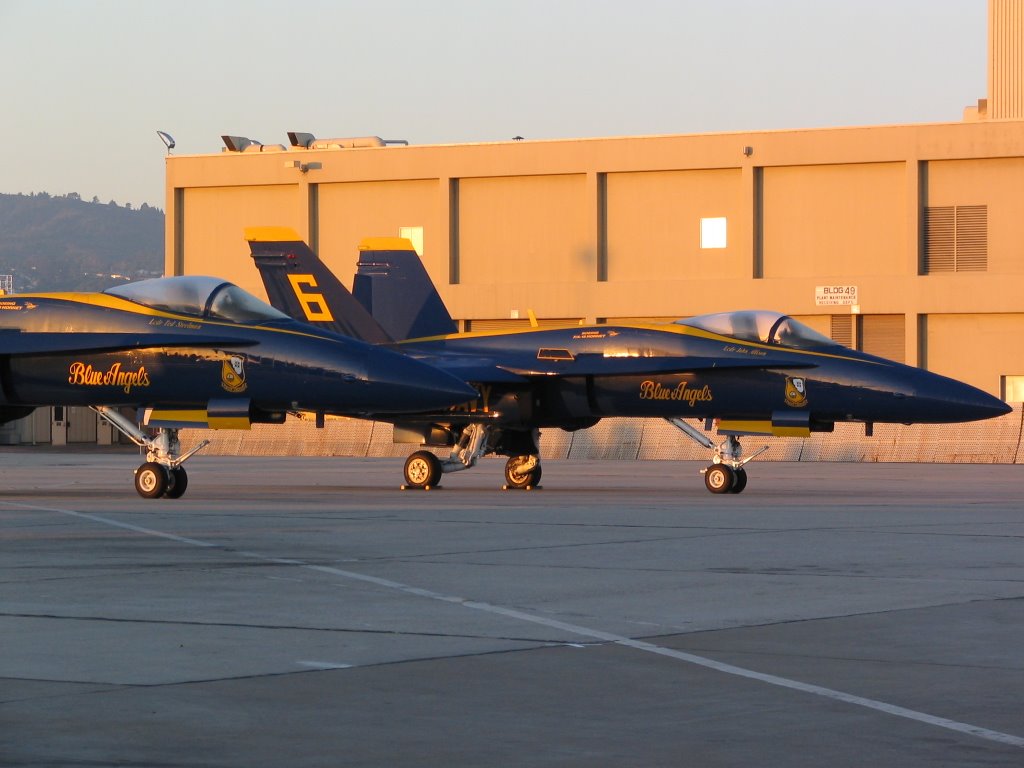 Blue Angels at United Maint. Base by airplanegreasemonkey