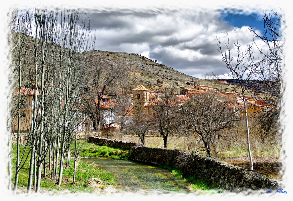 Calomarde desde el río by Alberto Asensio