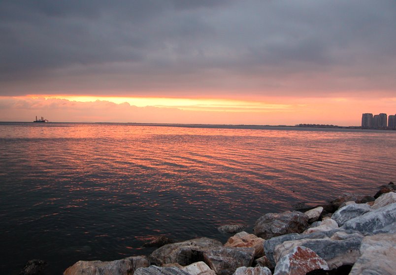 Sunset cliché? Bostanlı by M.Sadi Ürkmez