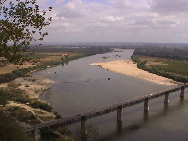 Brücke über den Tejo bei Santarem by panzerpappa