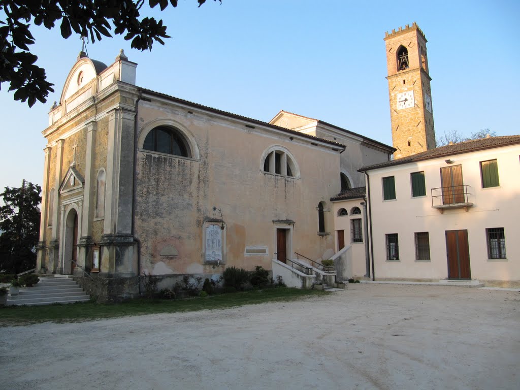 Castelli di Monfumo - Chiesa by tabletraveller