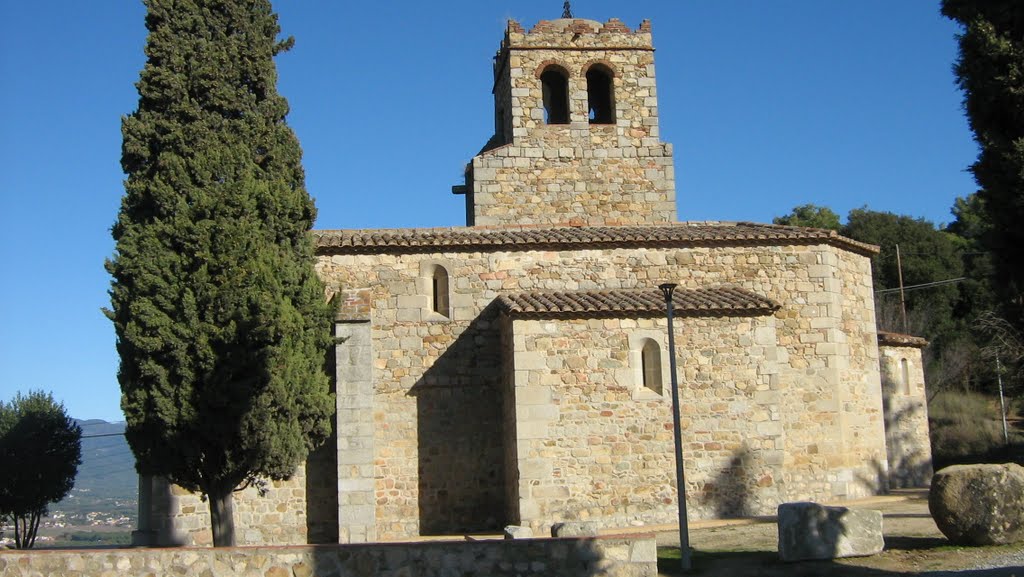 Sant Esteve del Coll by lluiscanyet