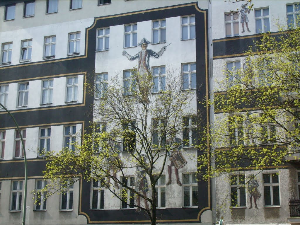 Kaiser-Friedrich-Straße in Berlin by LEH - Foto