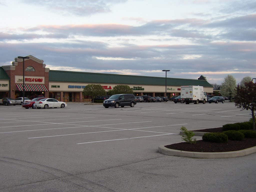 Brownsburg IN (USA) Greenstreet Stripmall (3 Blocks North of I-74 on 267) by haydaniel