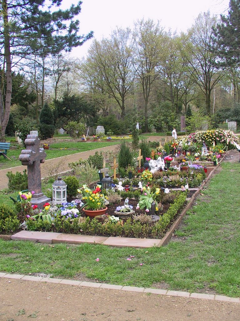 Christlich-orthodoxes Grabfeld, Friedhof Stoffeln by Bernd Bruns