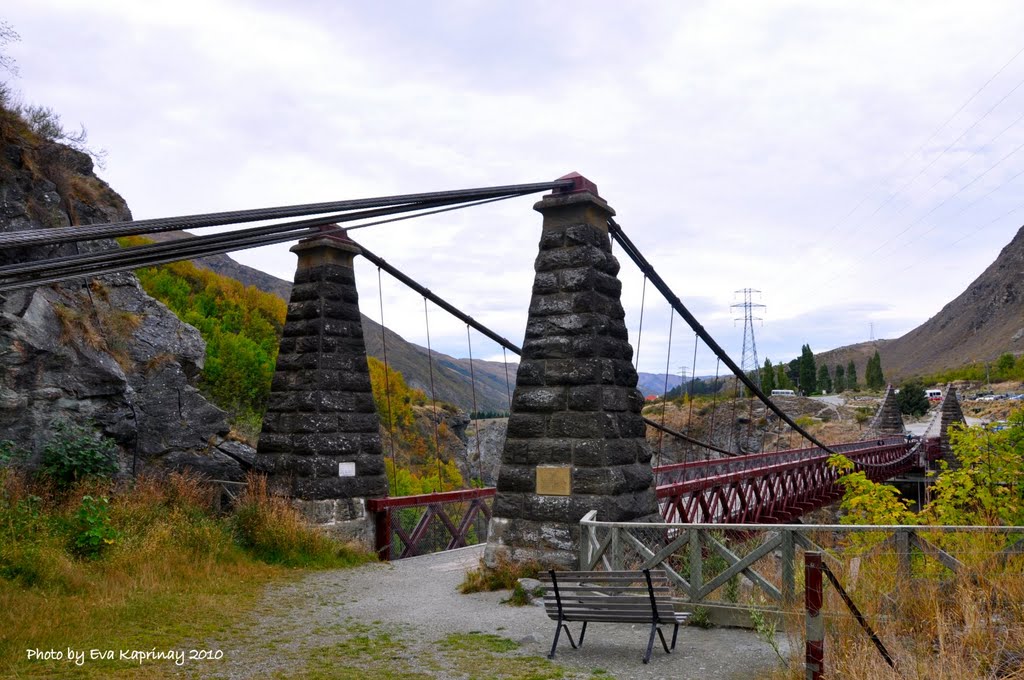 The old Kawareu bridge by Eva Kaprinay