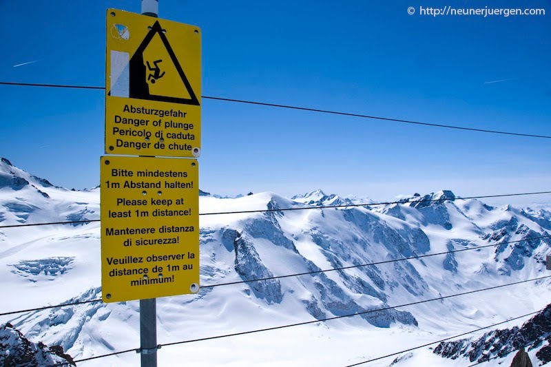 Am Pitztaler Gletscher im Frühjahr 2010 Blick Richtung Süden by Neuner Jürgen