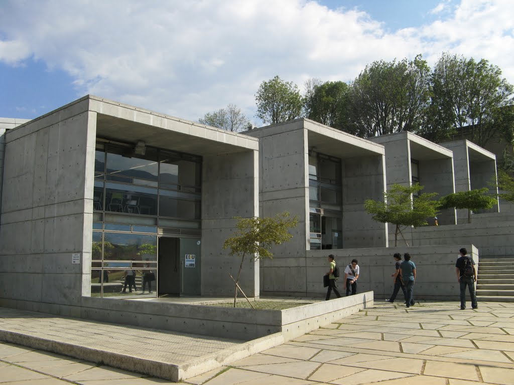 Parque Biblioteca San Javier - Vista hacia el Sur by Puerta David