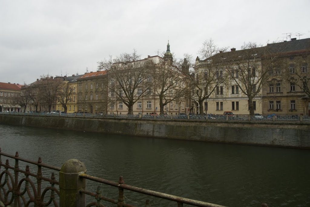 Hradec Králové - Tylovo nábřeží - View ENE by txllxt