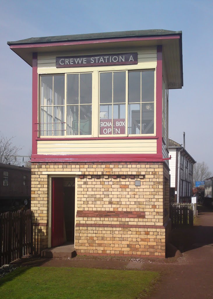 Crewe Signal box by bramblebushbay