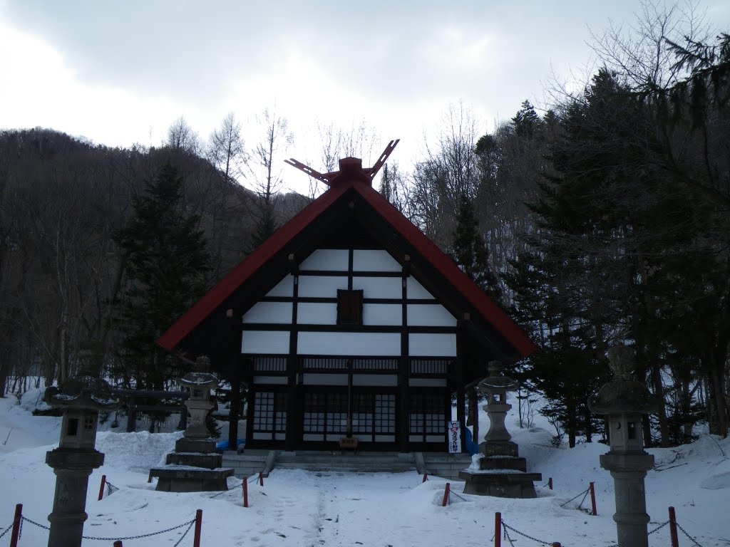 Jozankei Jinja Shrine　定山渓神社 拝殿 by murakami.cc