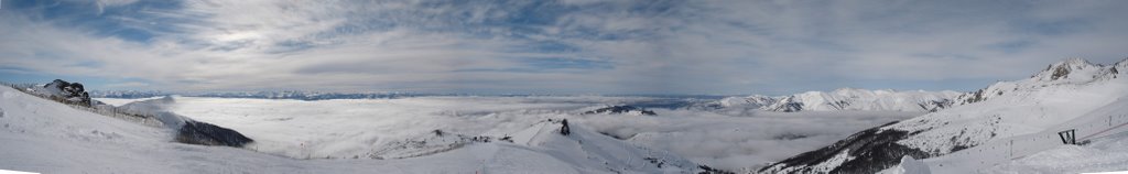 Panoramica Catedral Sobre las Nubes by Rodrigo Estivariz