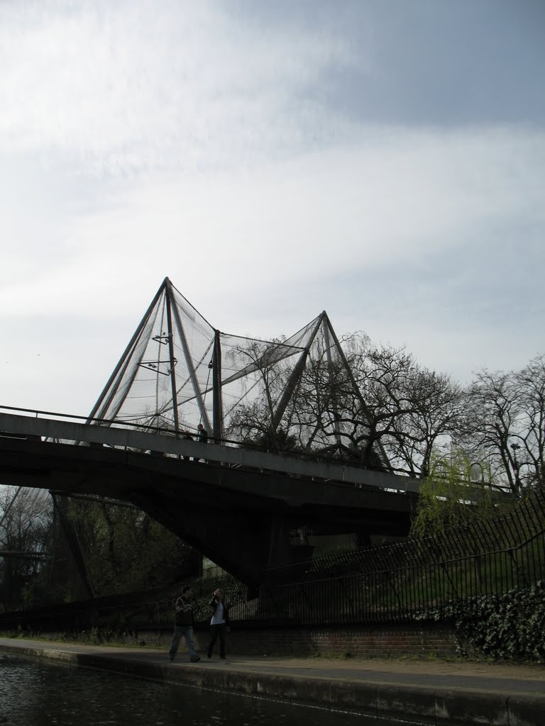 London Zoo aviary seen from a boat trip on Regent's Canal by sebrem