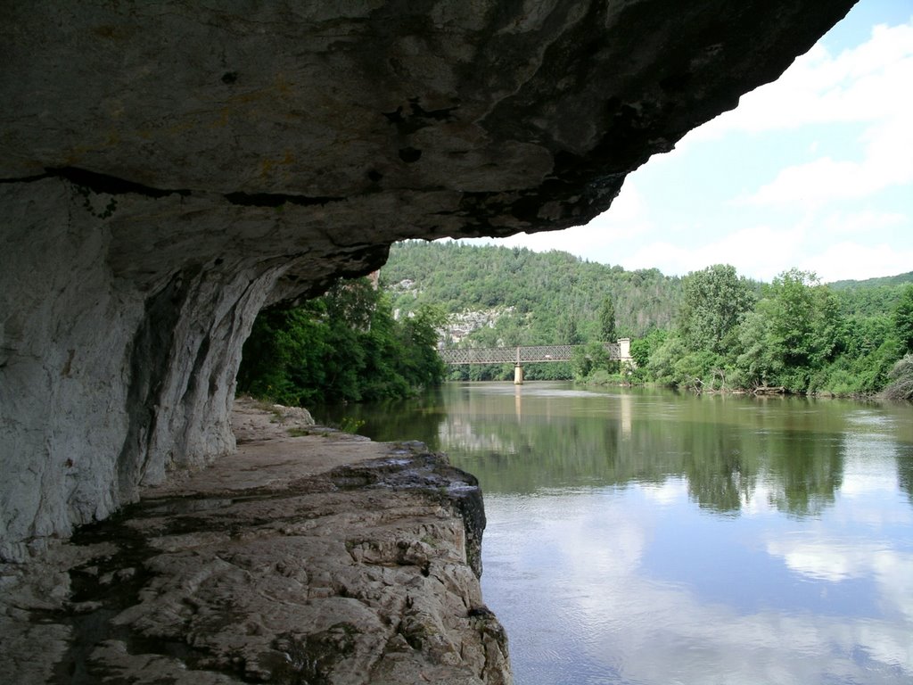 Rock Overhang, Ganil Towpath by mhendren