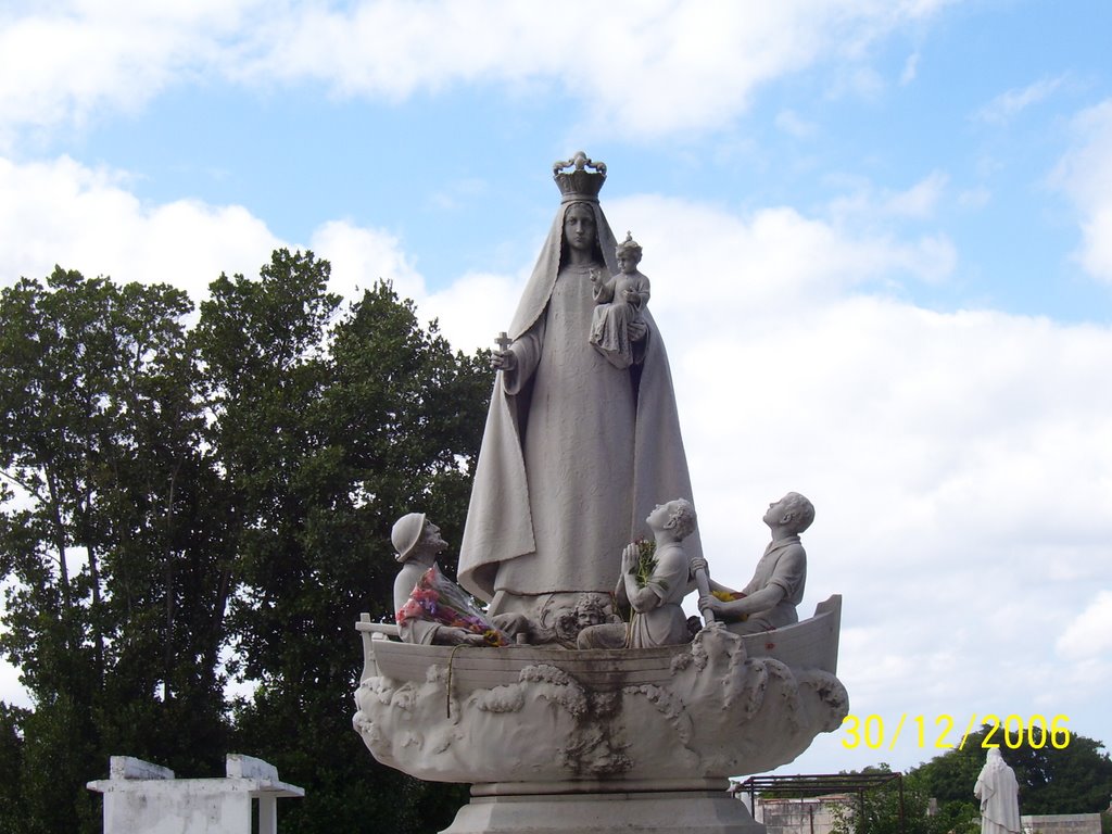 Caridad del Cobre Cementerio la Habana by victor perez