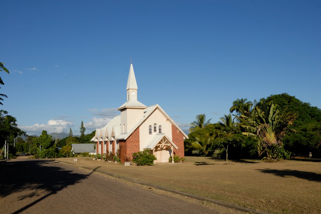 Eglise de Kaala Gomen by ml.claude