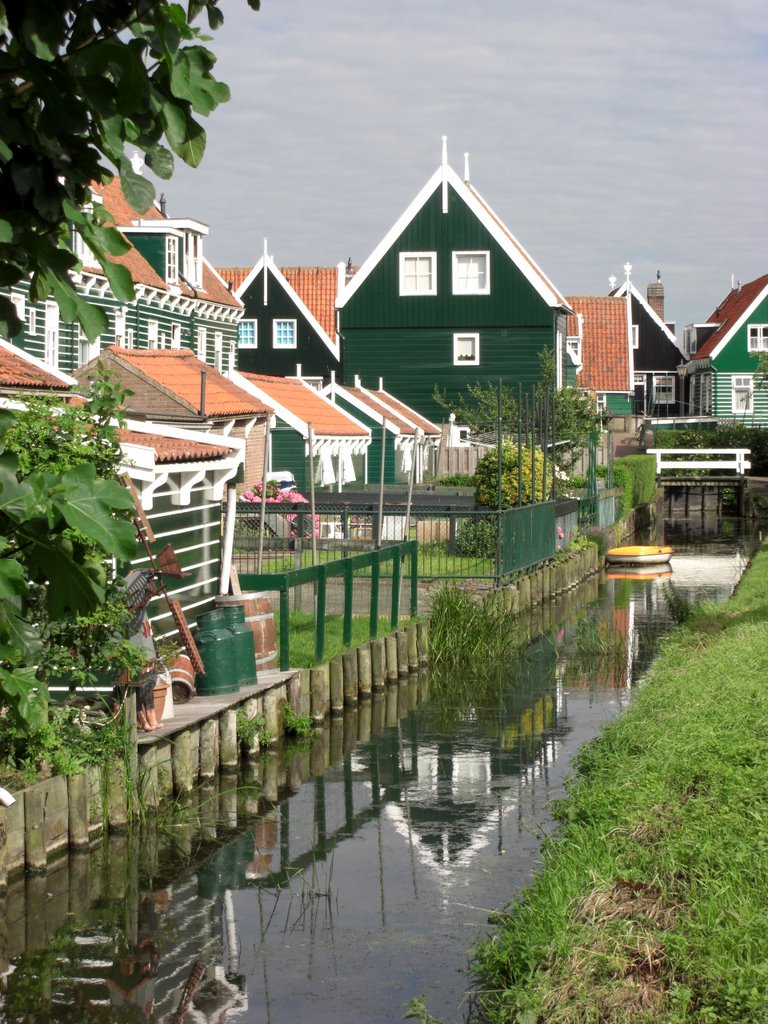 1156 Marken, Netherlands by Alauzet