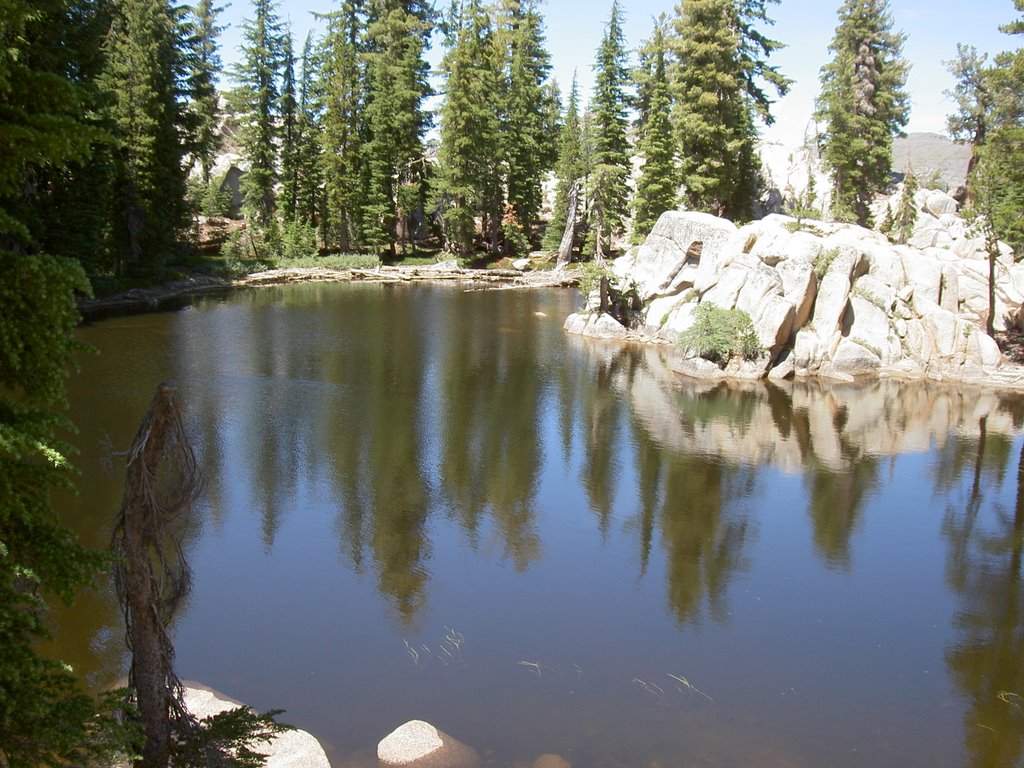 Pond between Upper Blue and Granite Lakes by sdub.sac