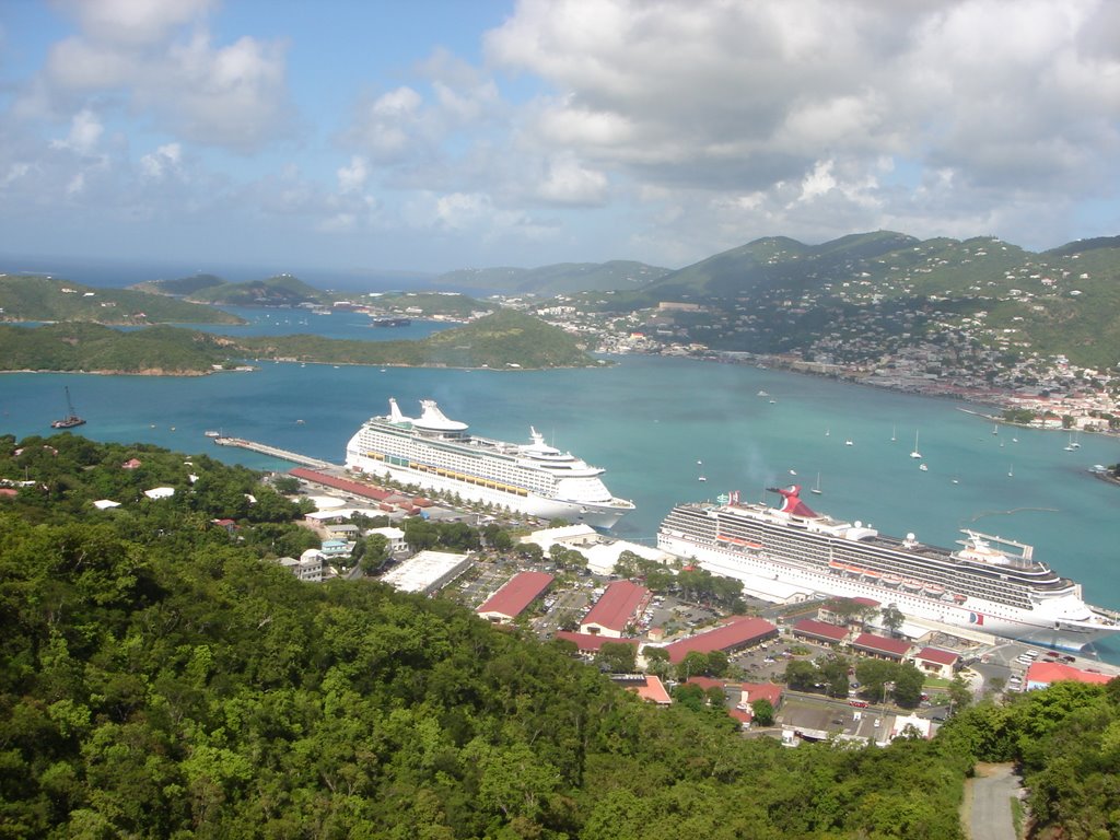 Charlotte Amalie by LUIS VILLAZON