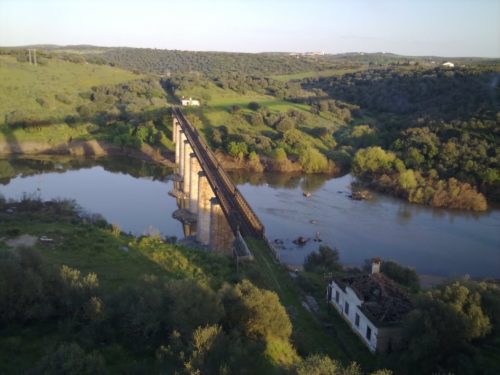 Ramal de Moura. Ponte sobre o Guadiana. by A. Miranda