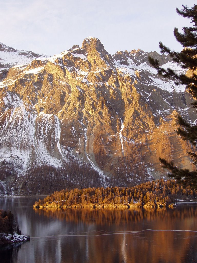 Zugefrorener Silsersee by Luzian Obrist