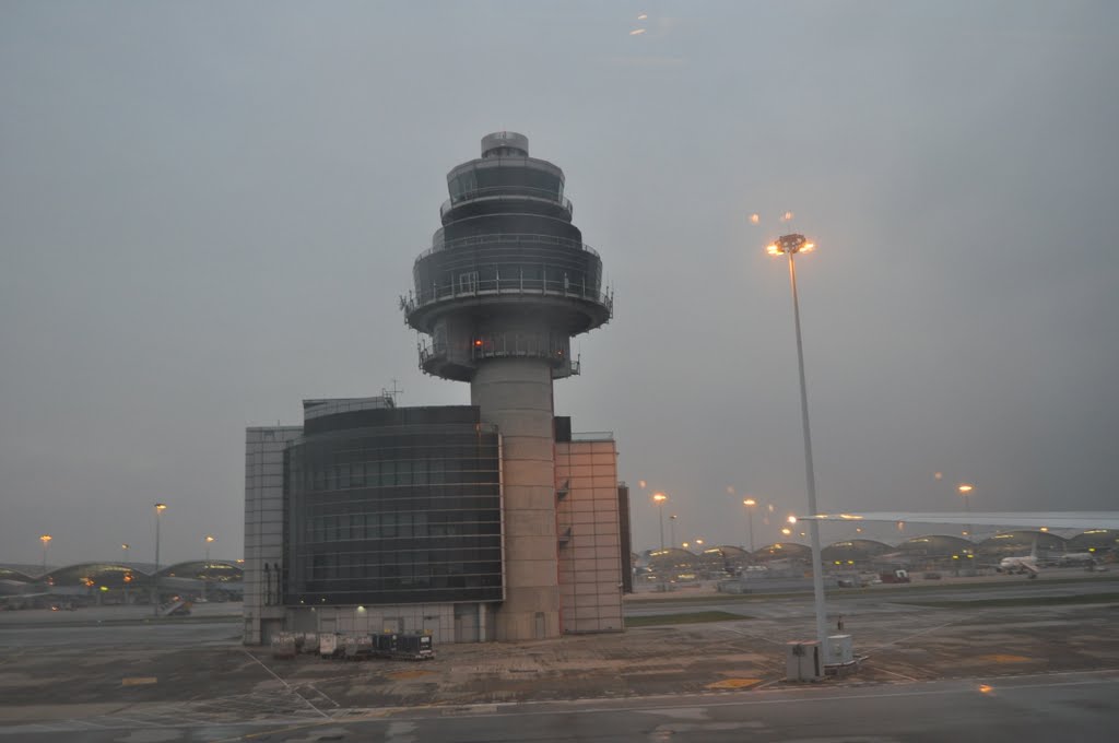 Hong Kong International Airport ATC by alvingone