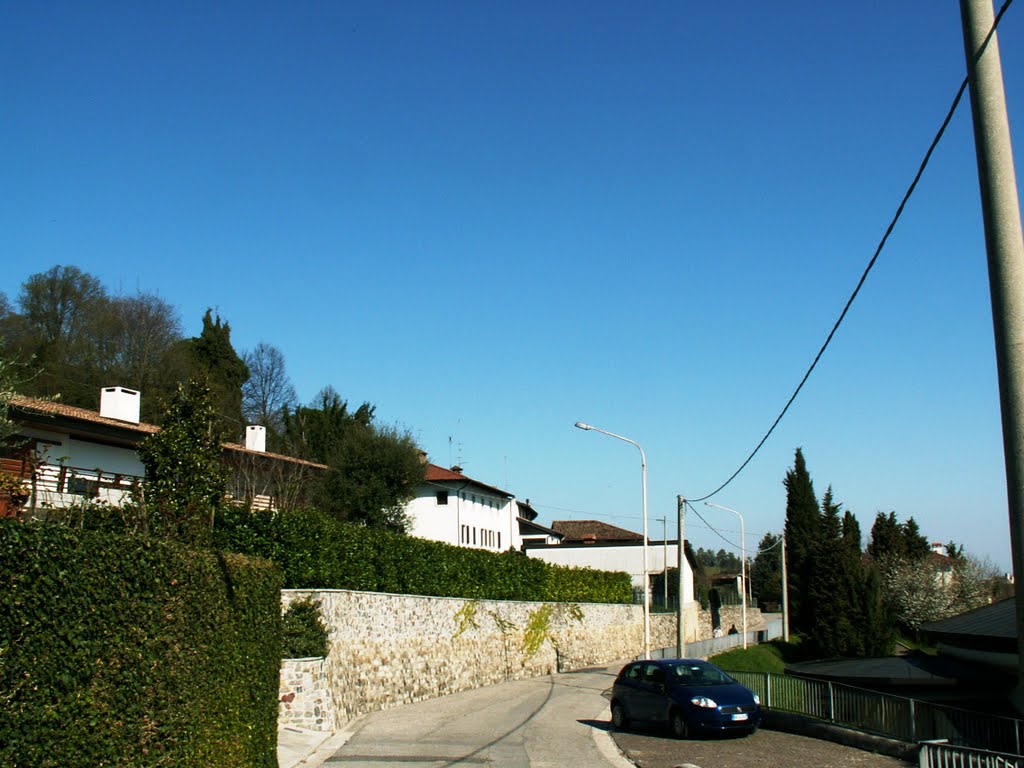 Fagagna - via Castello - by aldo.chittaro