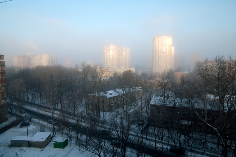 Вид на северную часть города туманным утром (на переднем плане Городская больница №2) / View of the northern part of the town in the morning fog (in the foreground Hospital № 2) (19/12/2009) by Dmitry A.Shchukin