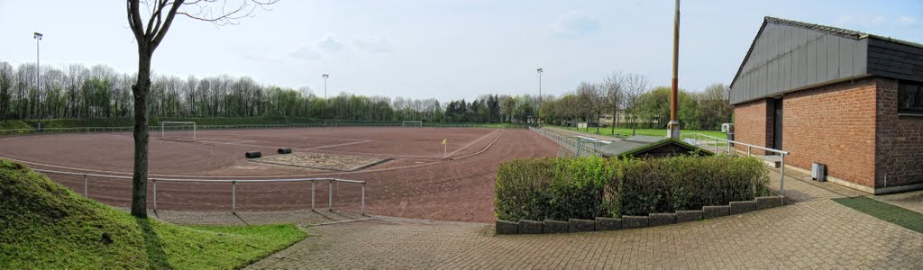 Mülheim-Dümpten / Sportanlage an der Oberheidstrasse by Cityfotograph