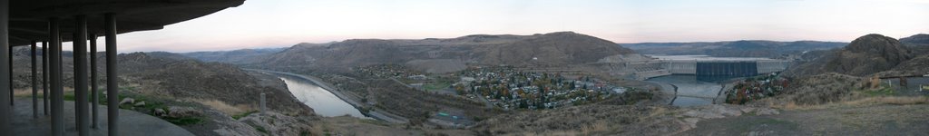 Grand Coulee Dam by kermynator